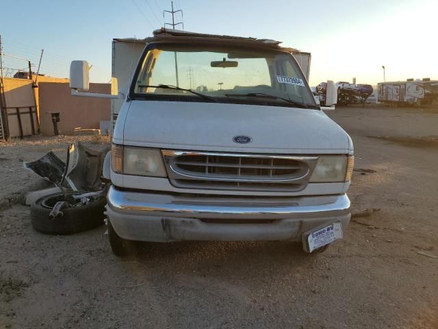 2000 Ford Econoline E450 Super Duty Cutaway Van
