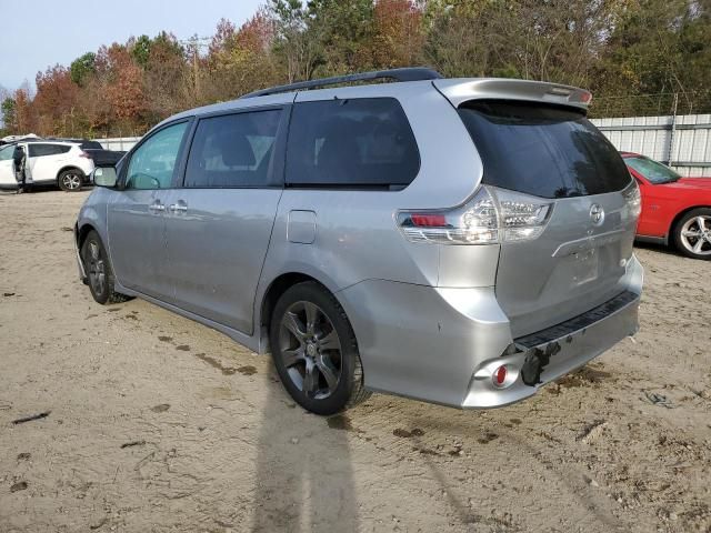 2016 Toyota Sienna SE