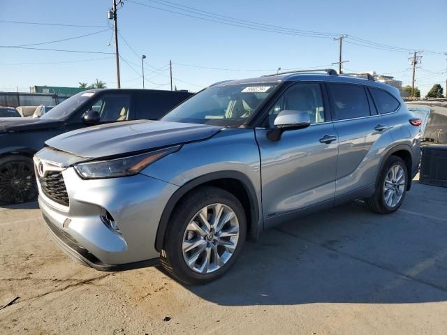 2022 Toyota Highlander Hybrid Limited