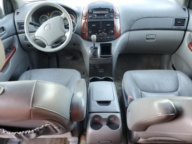 2005 Toyota Sienna XLE