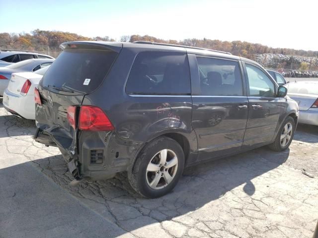 2011 Volkswagen Routan SE