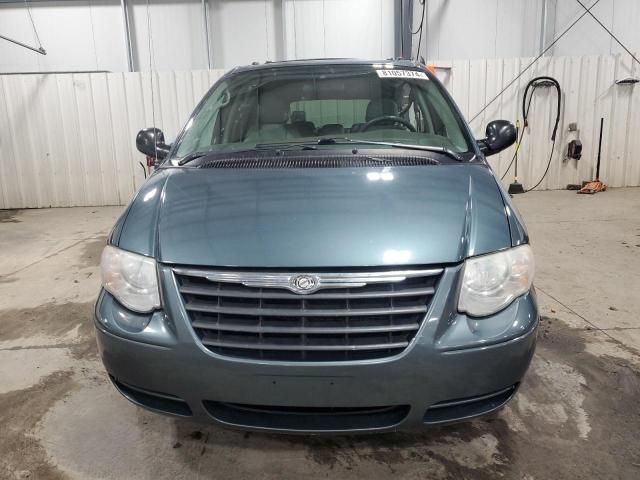 2005 Chrysler Town & Country Touring