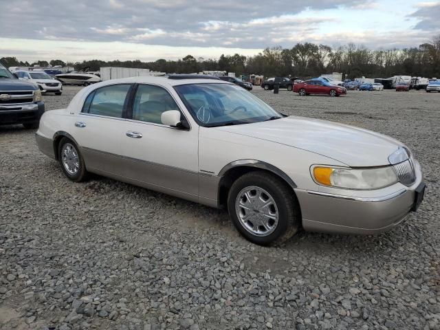 2001 Lincoln Town Car Signature