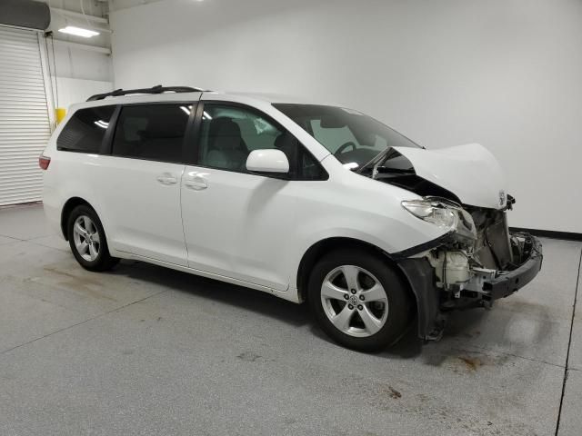 2015 Toyota Sienna LE