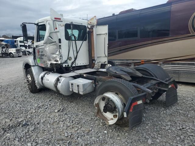 2007 Freightliner Columbia 112