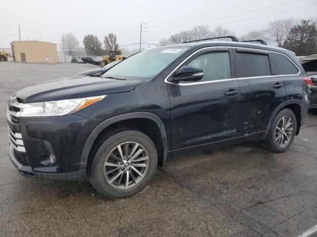 2017 Toyota Highlander SE