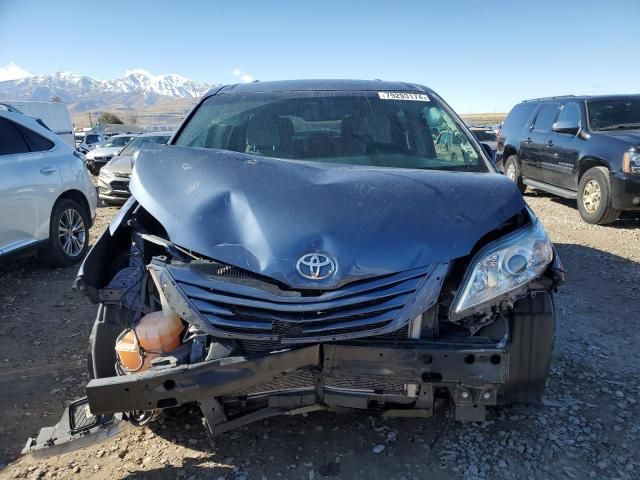 2015 Toyota Sienna LE