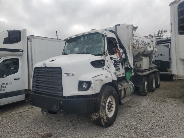 2020 Freightliner 114SD