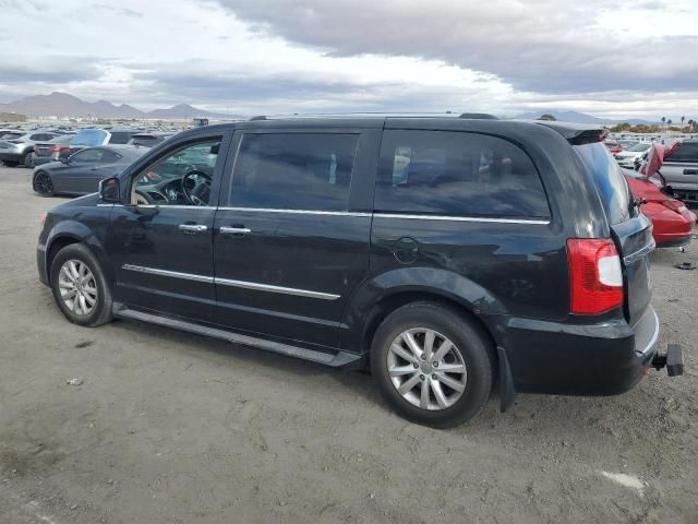 2016 Chrysler Town & Country Limited Platinum