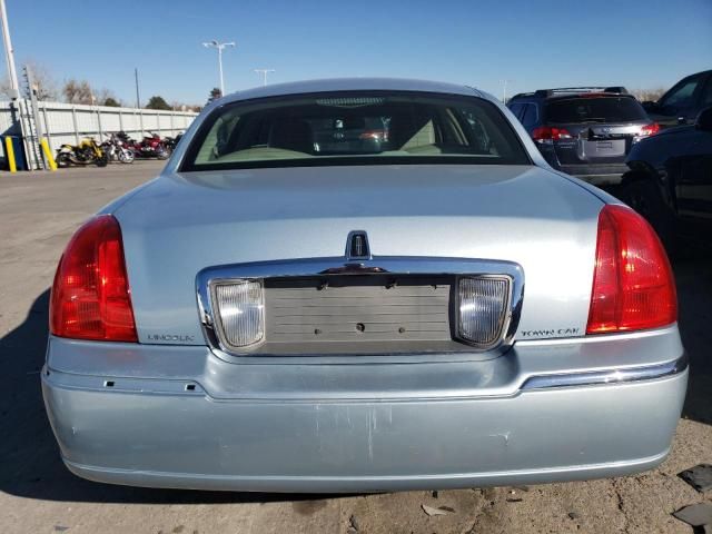 2011 Lincoln Town Car Signature Limited