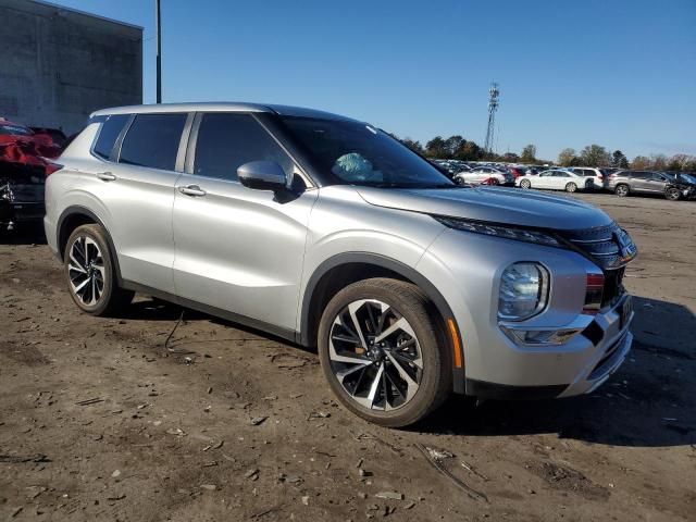 2022 Mitsubishi Outlander SE