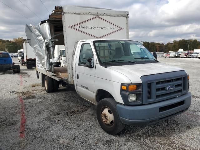 2017 Ford Econoline E350 Super Duty Cutaway Van