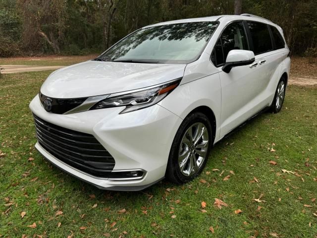 2023 Toyota Sienna Limited