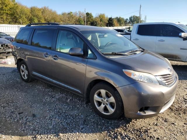 2016 Toyota Sienna LE