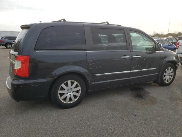 2012 Chrysler Town & Country Touring L