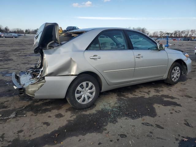 2004 Toyota Camry le