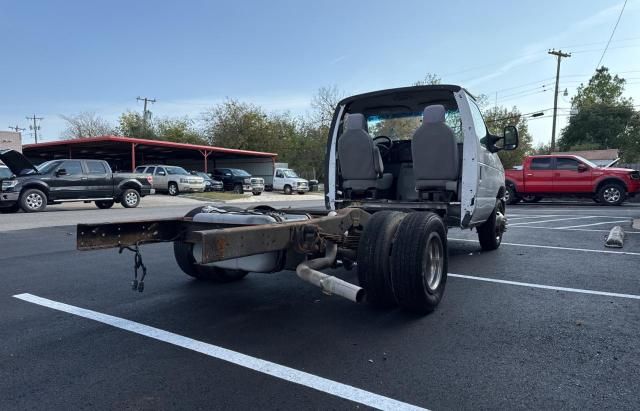 2010 Ford Econoline E350 Super Duty Cutaway Van