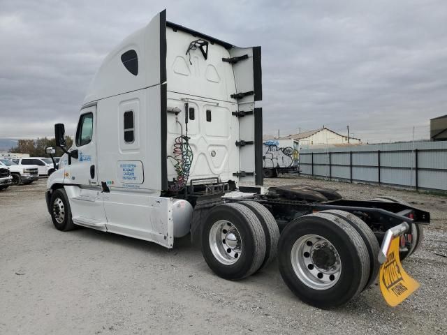 2015 Freightliner Cascadia 125