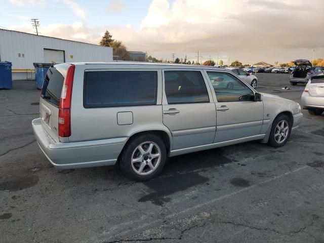 2000 Volvo V70 Base