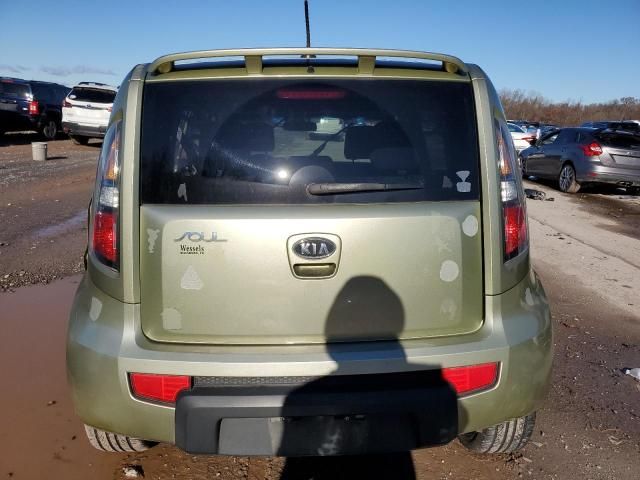 2011 KIA Soul +