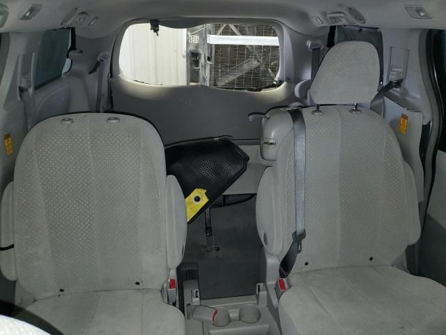 2014 Toyota Sienna LE