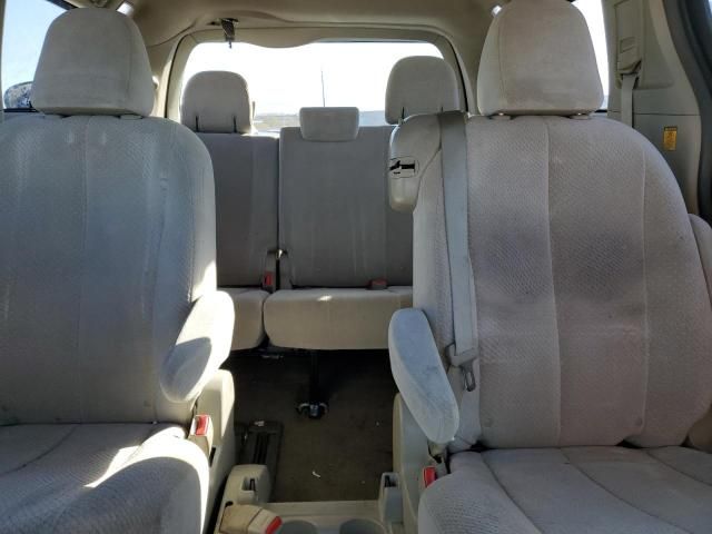 2013 Toyota Sienna LE