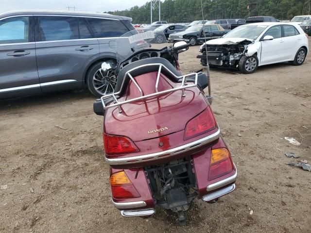 2004 Honda GL1800