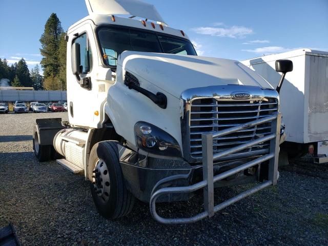 2019 Freightliner Cascadia 113