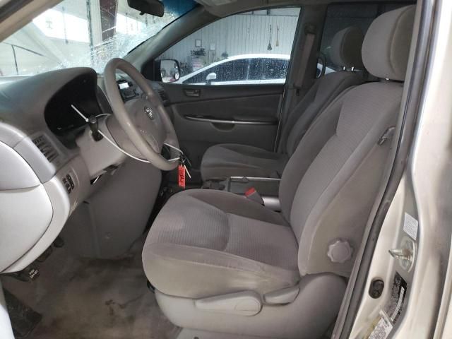 2006 Toyota Sienna LE