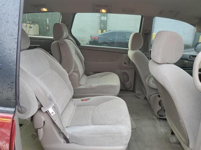 2005 Toyota Sienna CE