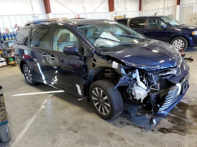 2020 Toyota Sienna XLE