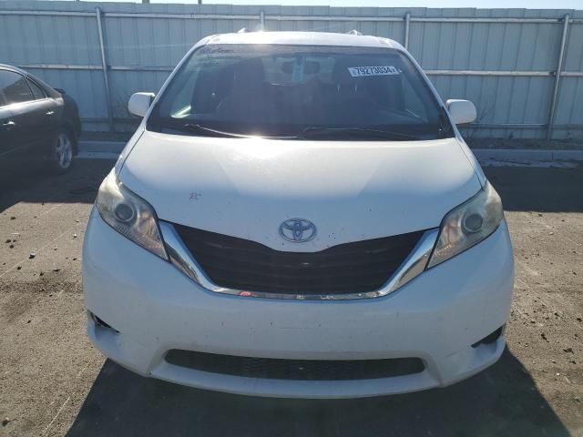 2015 Toyota Sienna LE