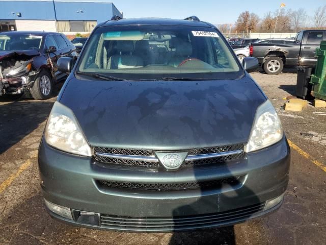 2004 Toyota Sienna XLE