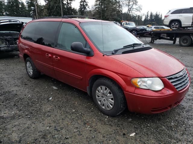 2005 Chrysler Town & Country LX