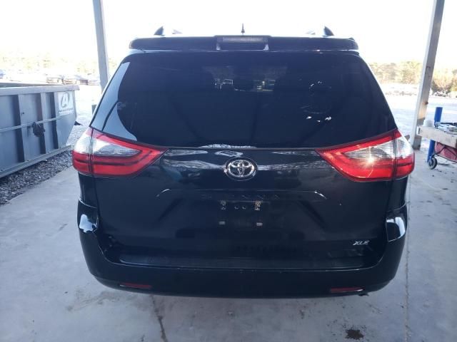 2020 Toyota Sienna XLE