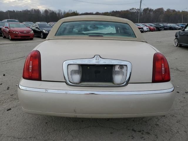 2001 Lincoln Town Car Signature