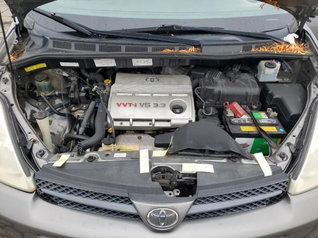 2005 Toyota Sienna XLE