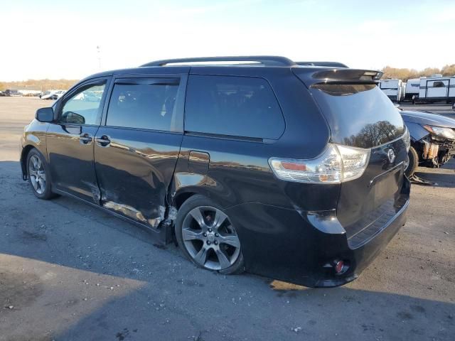 2011 Toyota Sienna Sport