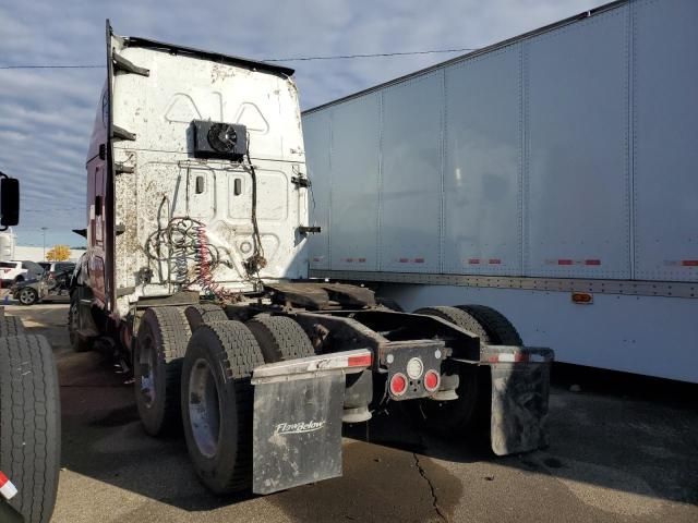 2020 Freightliner Cascadia 126