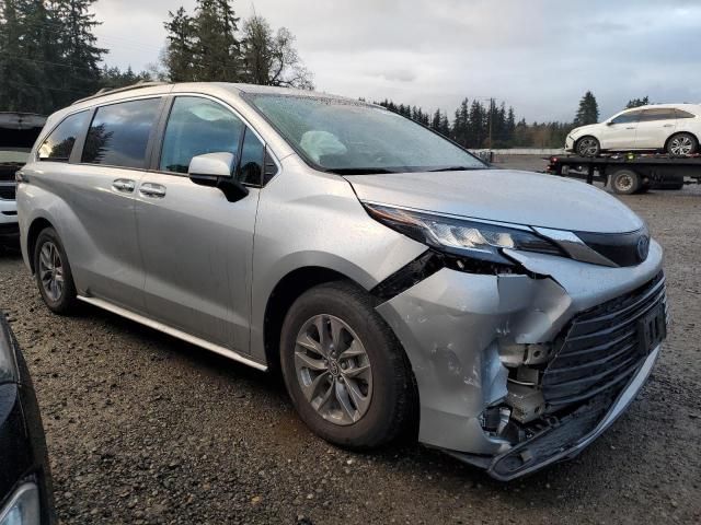 2023 Toyota Sienna LE