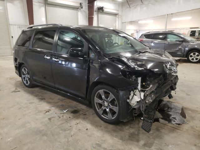 2017 Toyota Sienna SE