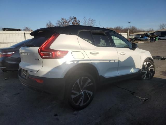 2022 Volvo XC40 T5 R-Design