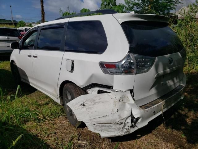 2019 Toyota Sienna SE