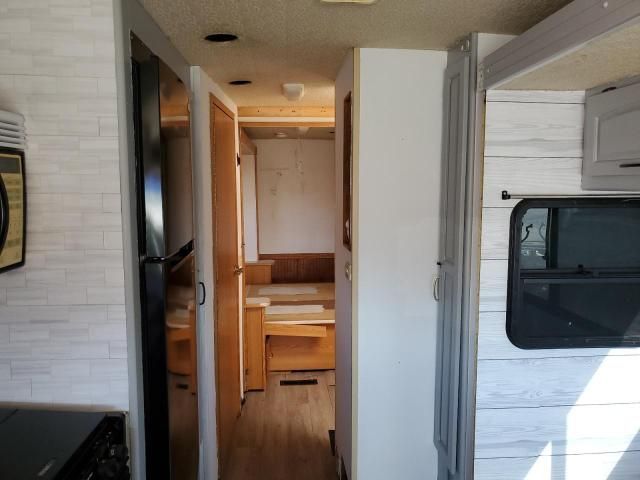 2004 Workhorse Custom Chassis Motorhome Chassis W22