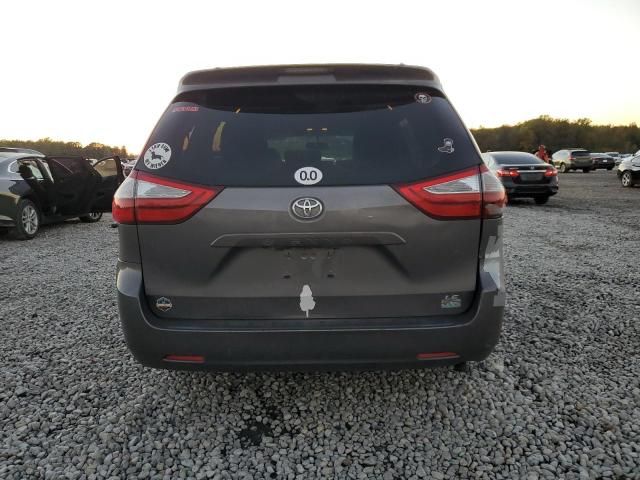 2017 Toyota Sienna LE