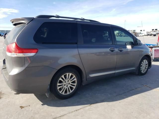 2013 Toyota Sienna XLE