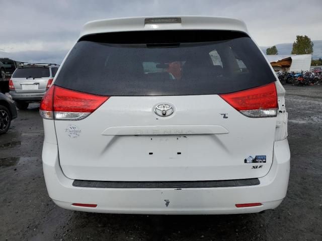 2013 Toyota Sienna XLE