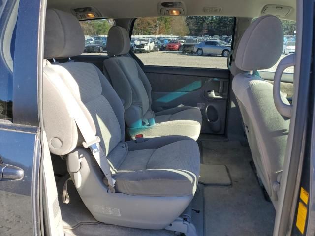 2010 Toyota Sienna CE