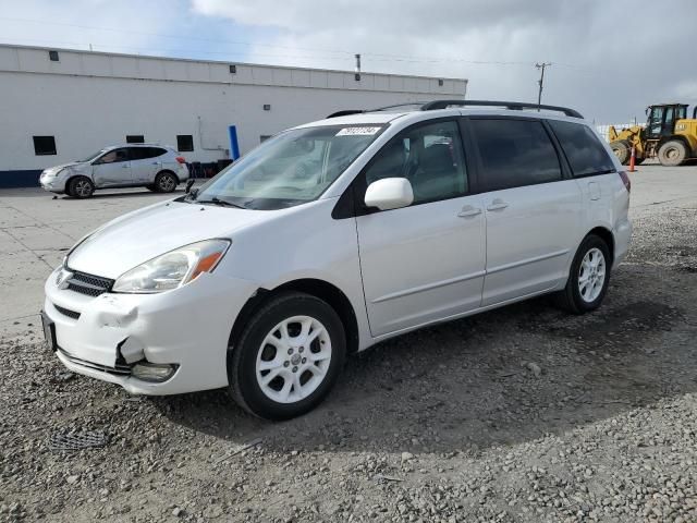 2005 Toyota Sienna XLE