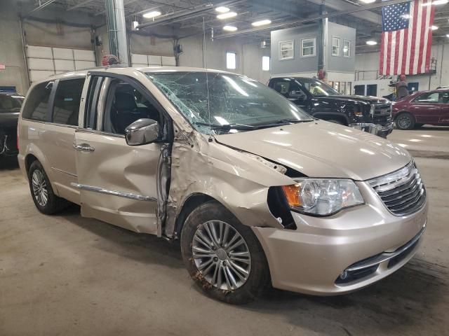 2014 Chrysler Town & Country Touring L